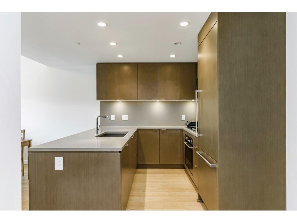 Kitchen Photo of 1401 112 E 13th Street, North Vancouver, BC