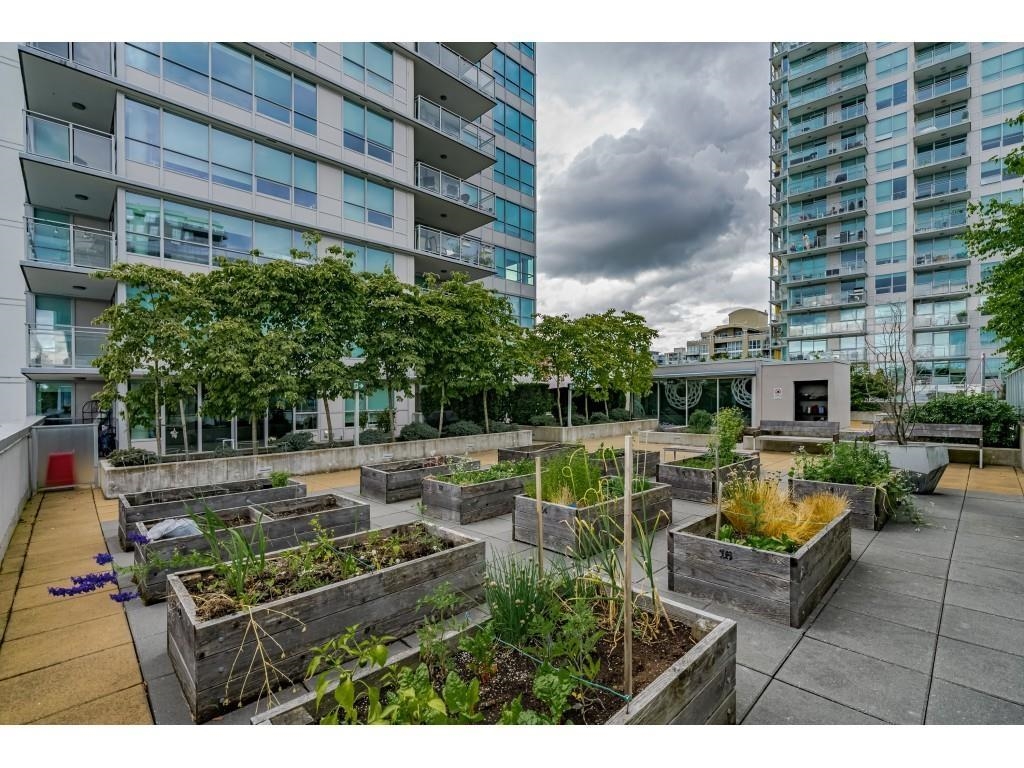 Laundry Room Photo of 1401 112 E 13th Street, North Vancouver, BC