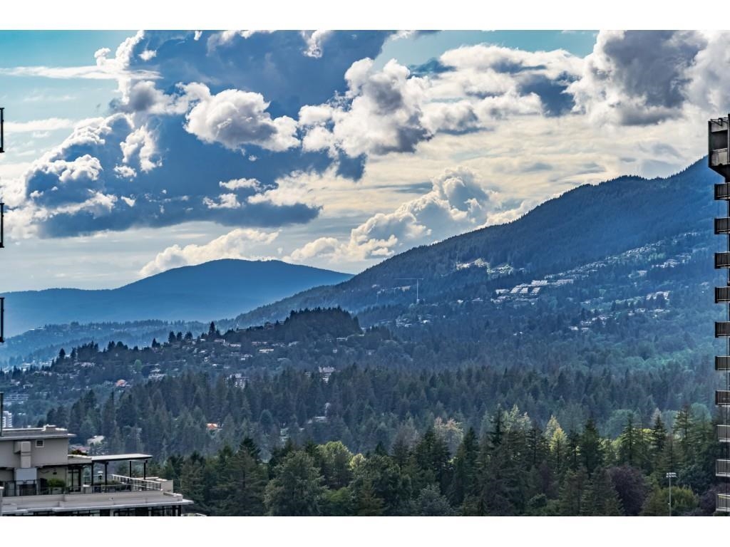 Walk-In Closet Photo of 1401 112 E 13th Street, North Vancouver, BC