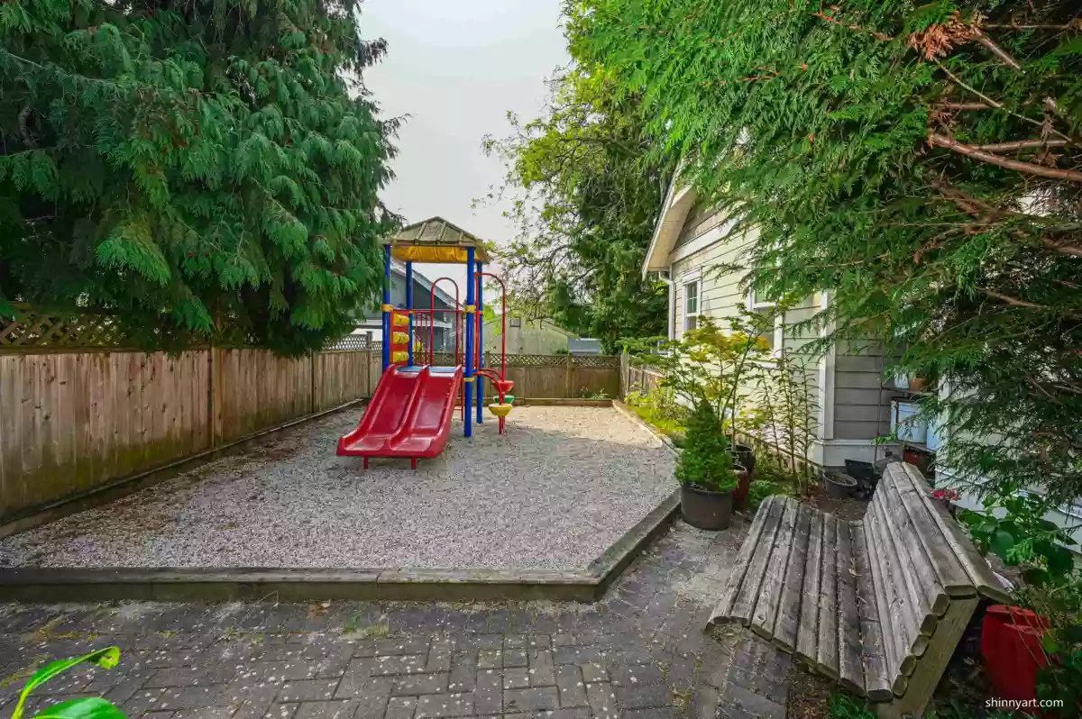 Hallway Photo of 15 8200 Blundell Road, Richmond, BC