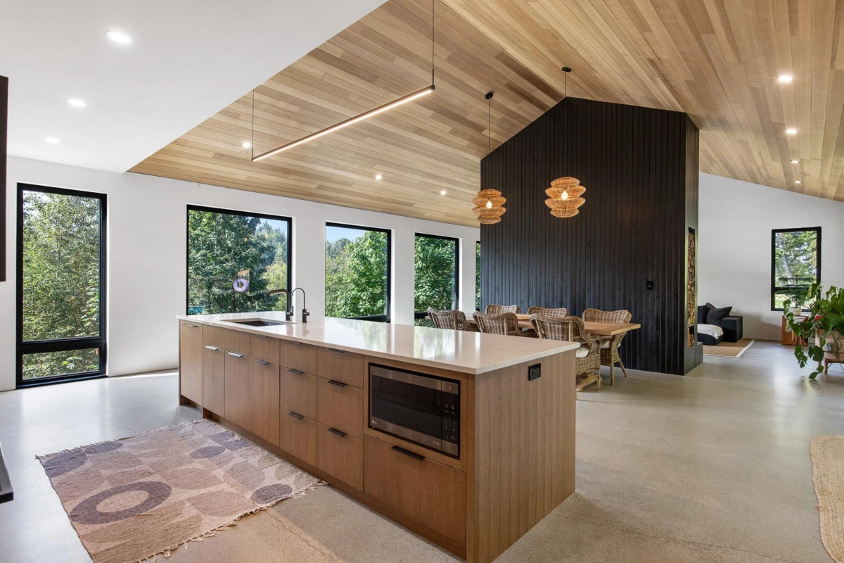 Walk-In Closet Photo of 48811 Elk View Road, Chilliwack, BC