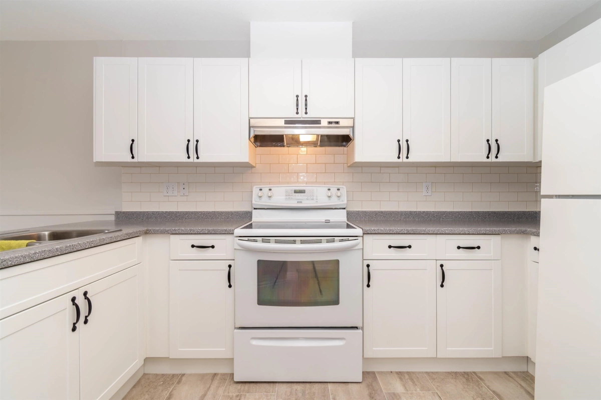 Breakfast Nook Photo of 12 8533 Broadway Road, Chilliwack, BC