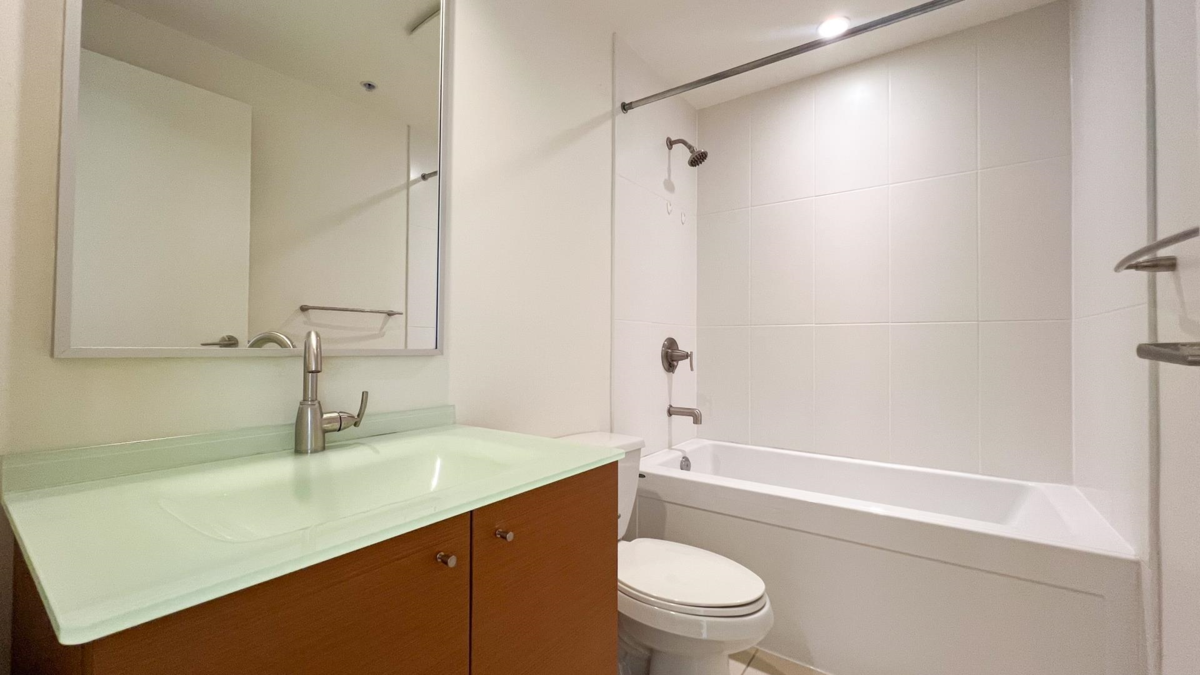 Guest Bathroom Photo of 1708 5900 Alderbridge Way, Richmond, BC