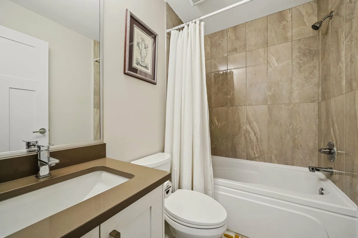 Hallway Photo of 32 6588 195a Street, Surrey, BC