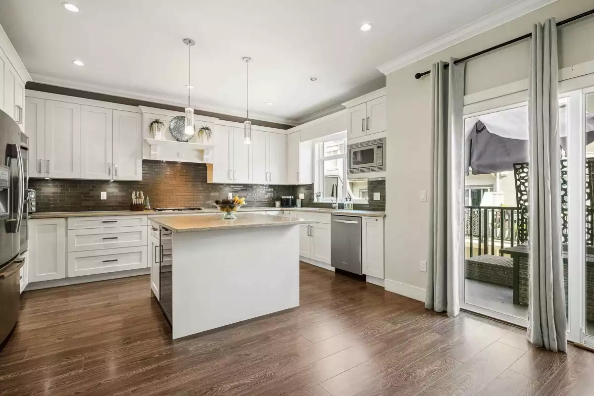 Kitchen Island Photo of 32 6588 195a Street, Surrey, BC