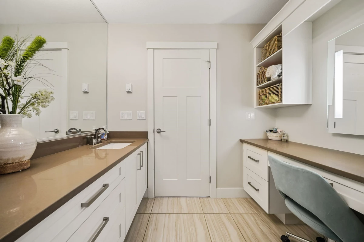 Laundry Room Photo of 32 6588 195a Street, Surrey, BC