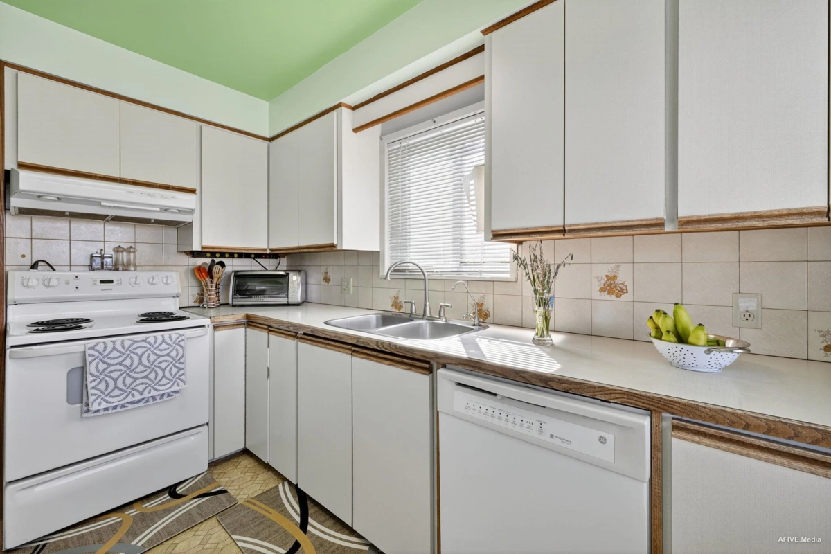 Bedroom 2 Photo of 11640 98a Avenue, Surrey, BC