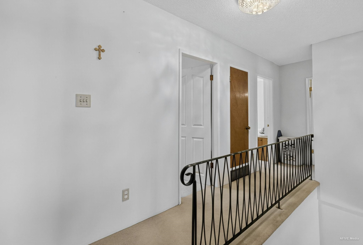 Guest Bathroom Photo of 11640 98a Avenue, Surrey, BC