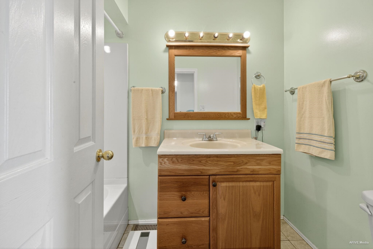 Loft / Bonus Room Photo of 11640 98a Avenue, Surrey, BC