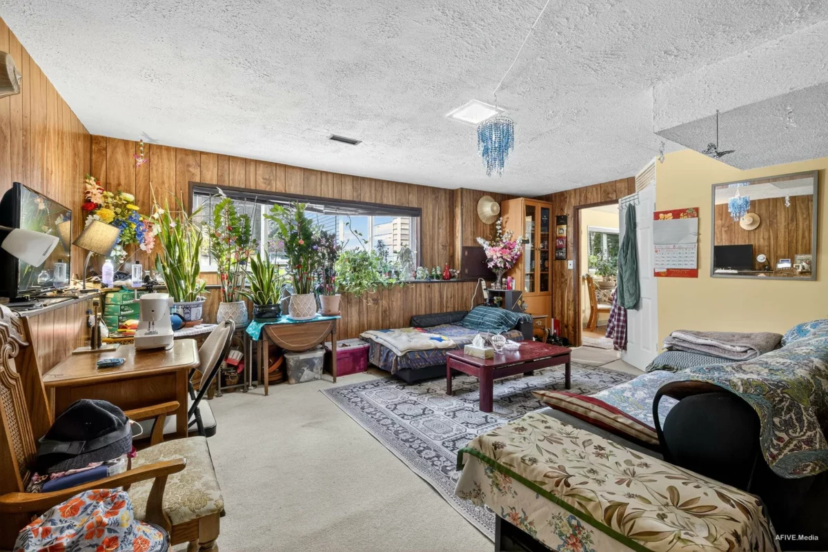 Mudroom Photo of 11640 98a Avenue, Surrey, BC