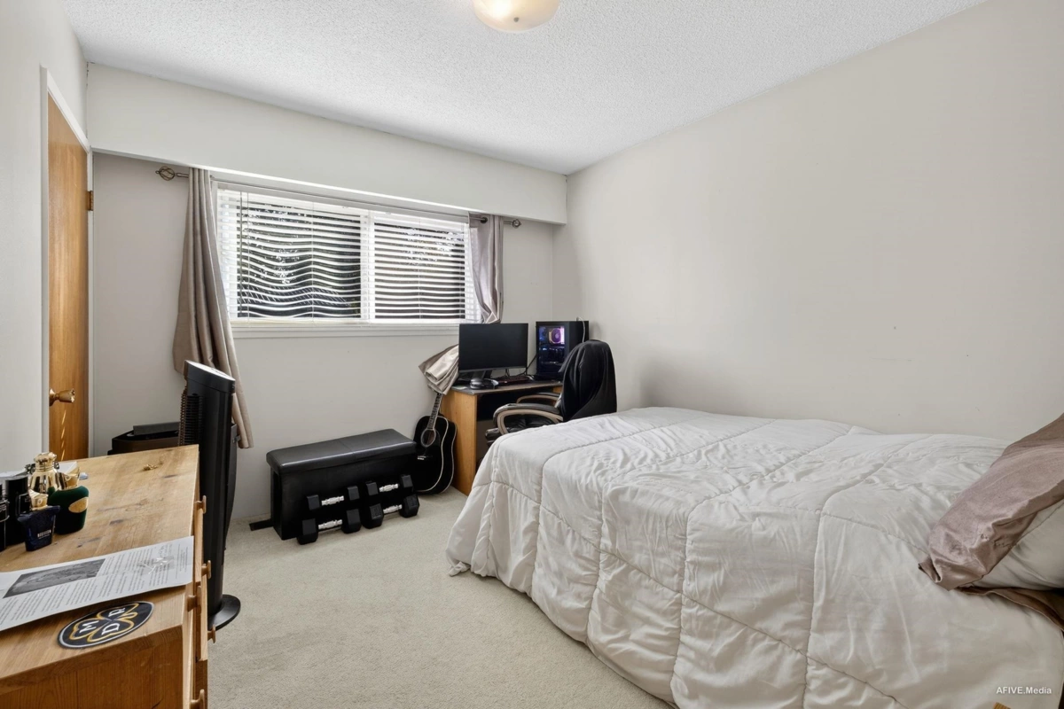 Office / Den Photo of 11640 98a Avenue, Surrey, BC