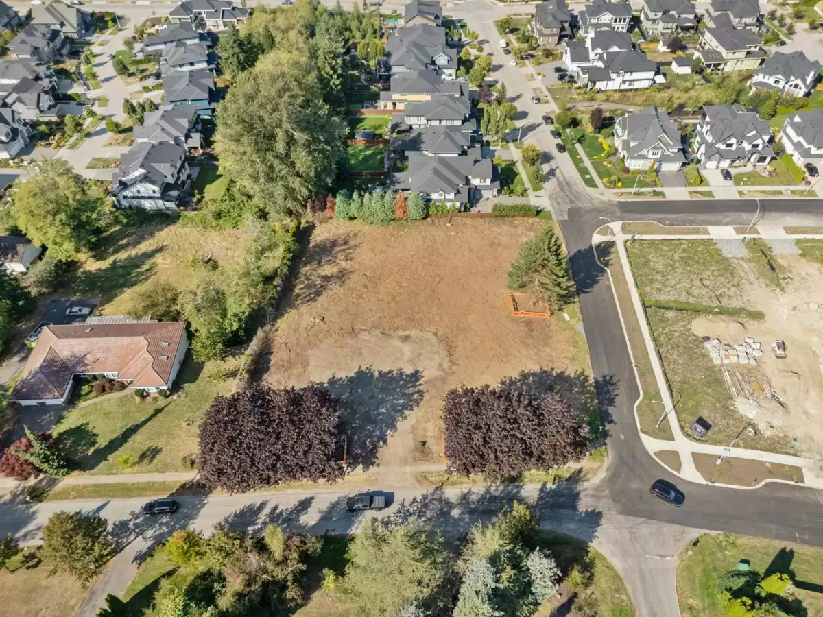 Walk-In Closet Photo of LT.2 16487 28 Avenue, Surrey, BC