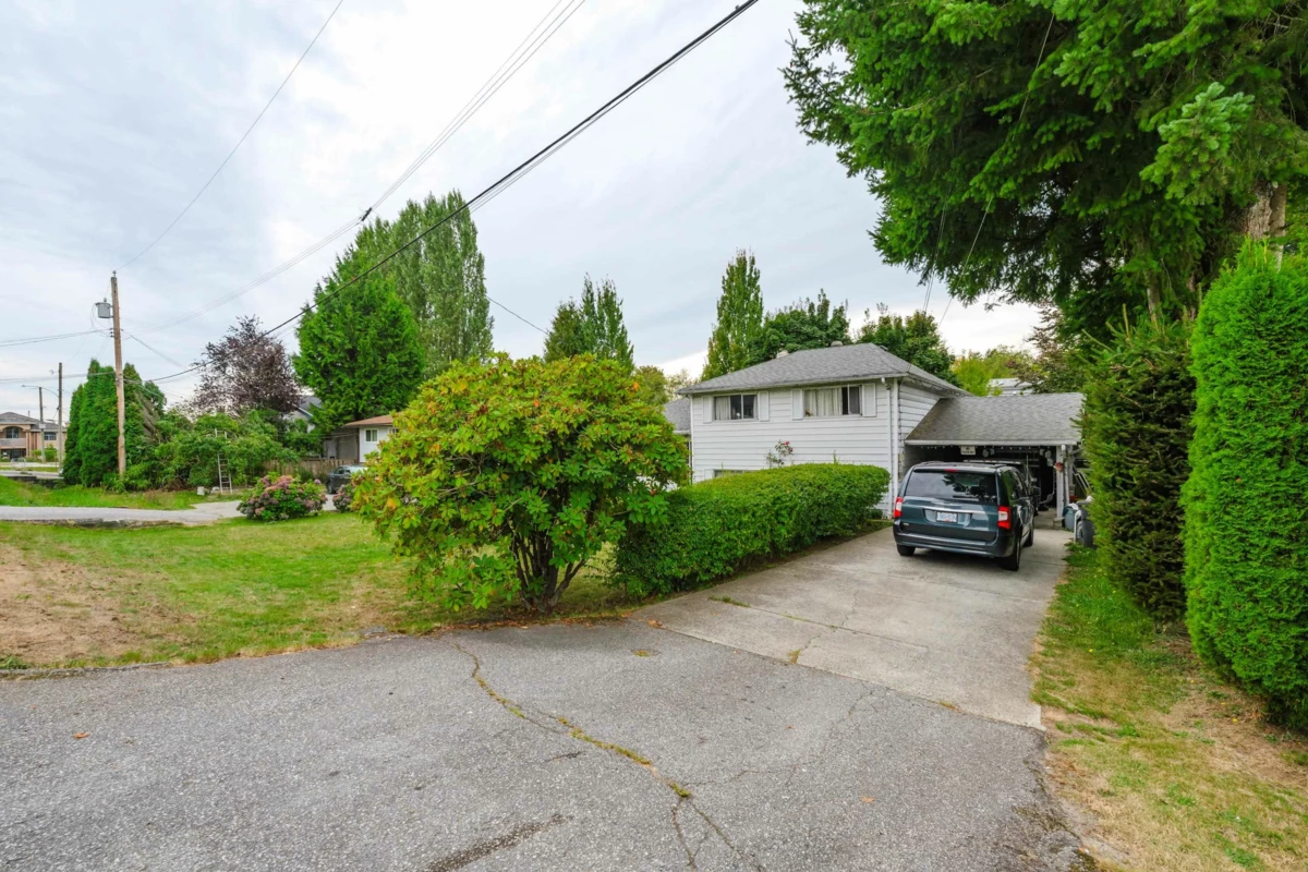 Dining Area Photo of 9253 137a Street, Surrey, BC