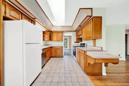 Kitchen Island Photo of 1414 132b Street, White Rock, BC