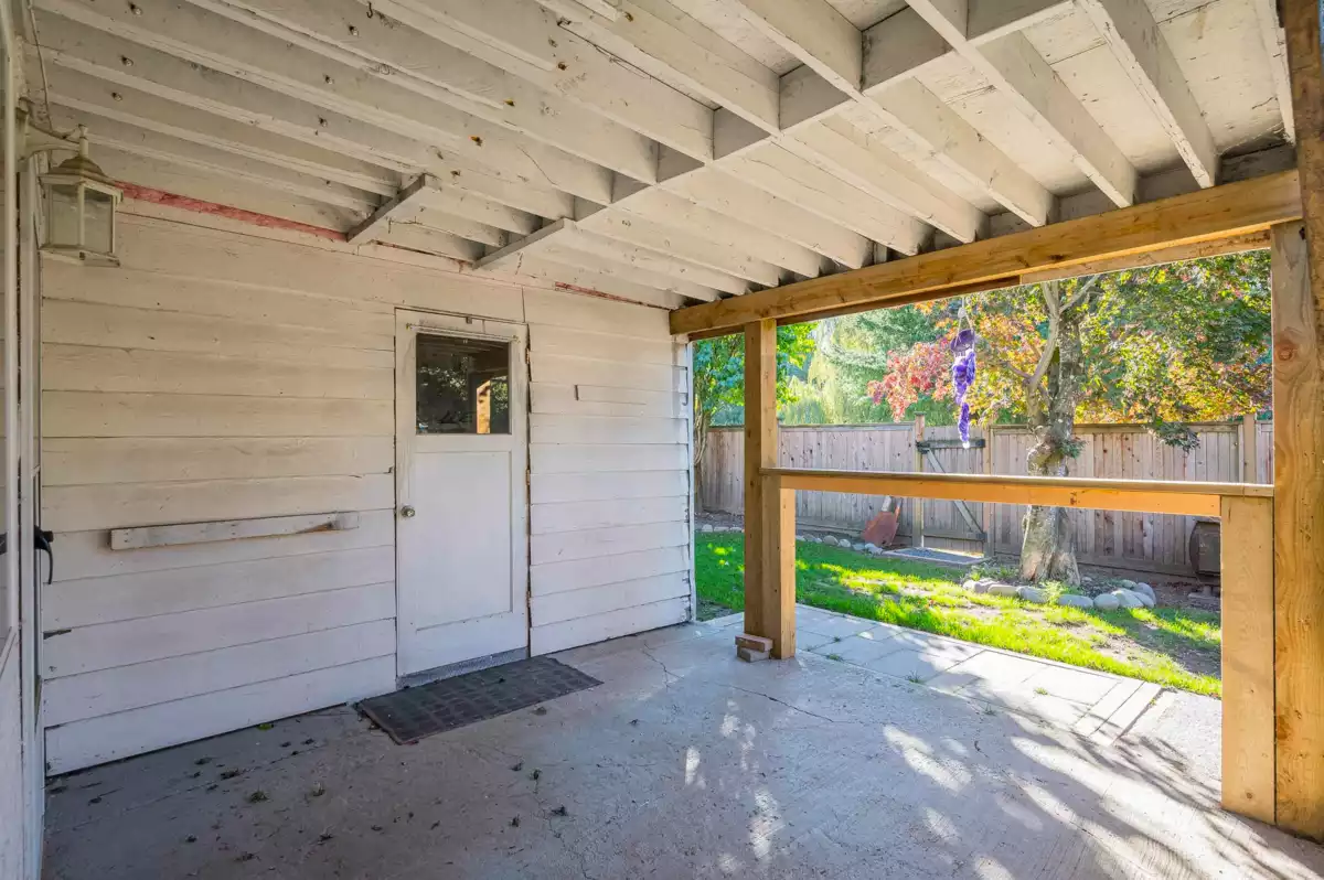 Hot Tub / Spa Photo of 8558 Mccutcheon Avenue, Chilliwack, BC