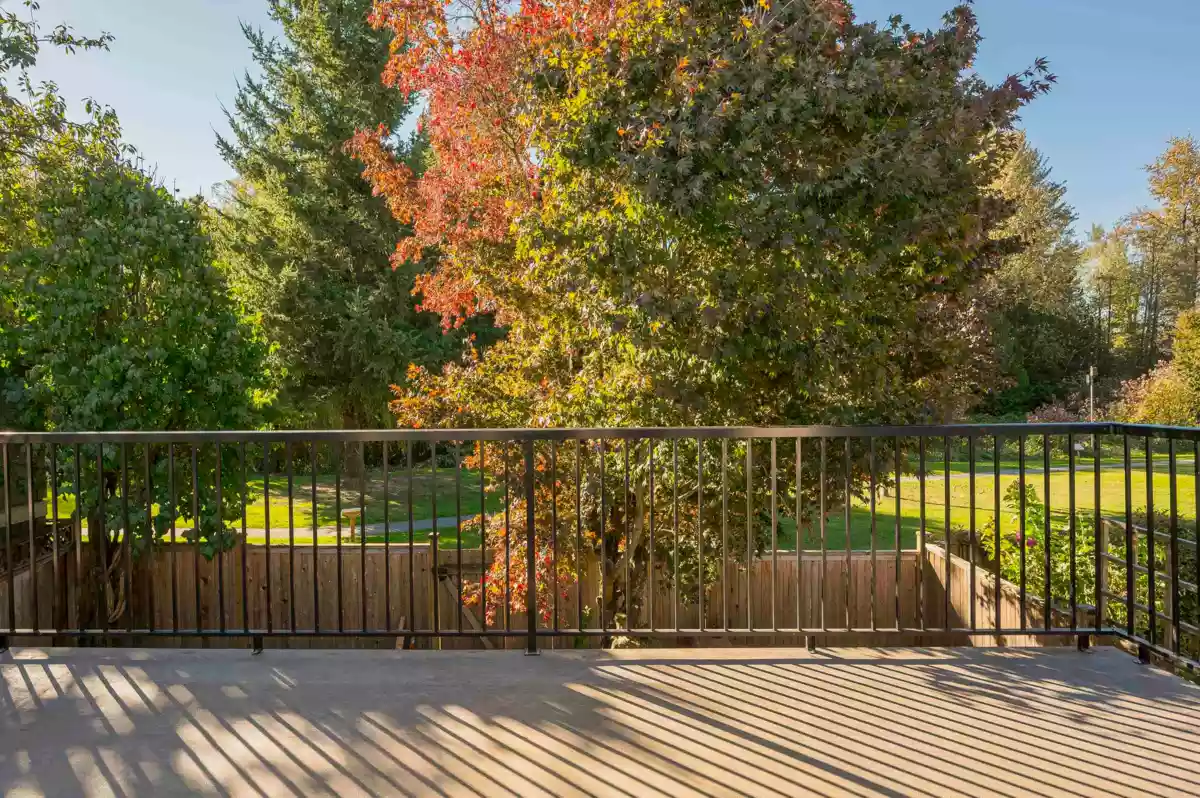 Kitchen Island Photo of 8558 Mccutcheon Avenue, Chilliwack, BC