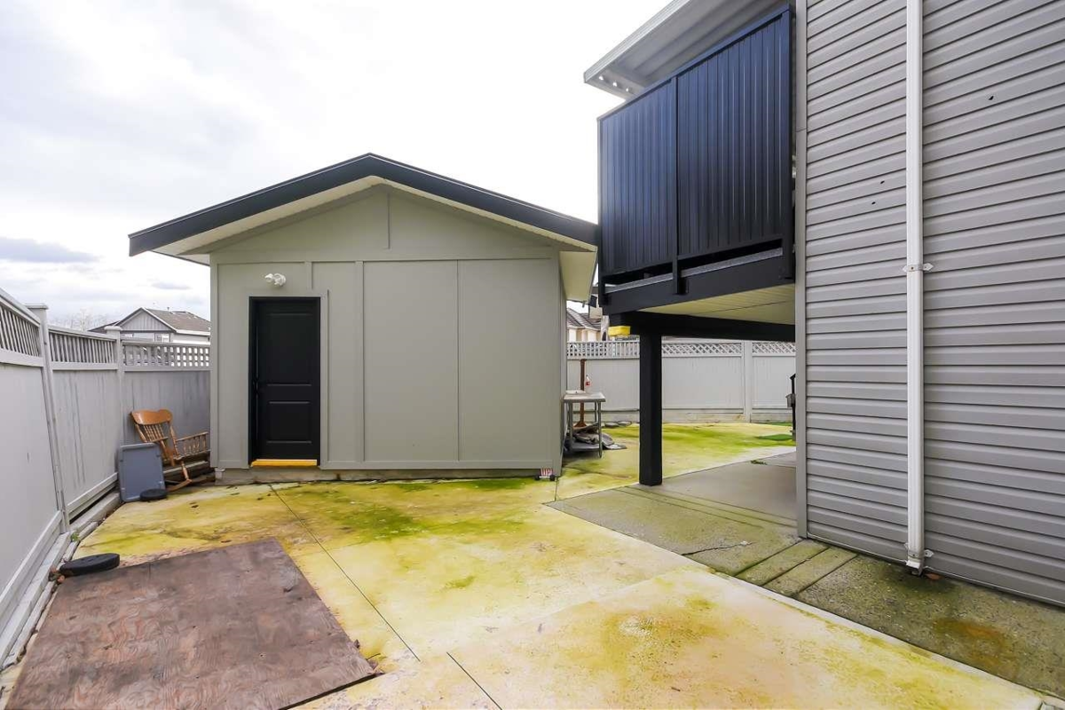 Outdoor Kitchen Photo of 14496 67b Avenue, Surrey, BC