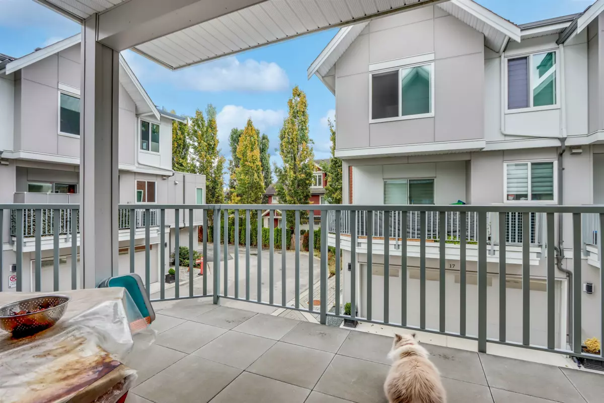 Living Room Photo of 4 6017 No. 4 Road, Richmond, BC