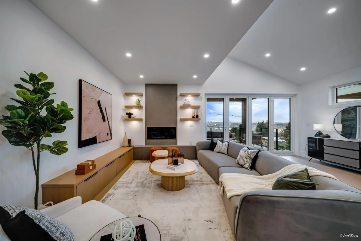 Loft / Bonus Room Photo of 973 Adderley Street, North Vancouver, BC