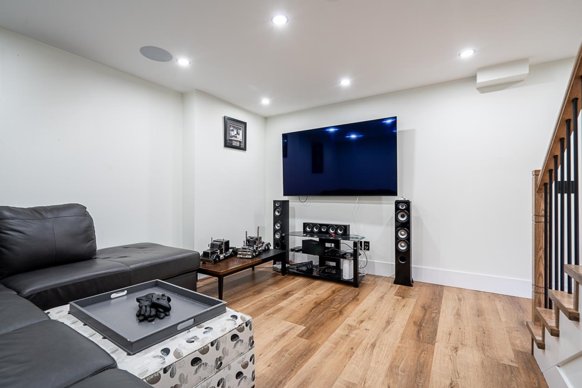 Basement Recreation Room Photo of 1 4581 Sumas Mountain Road, Abbotsford, BC