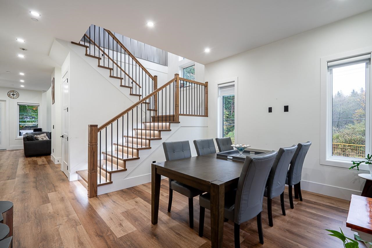 Entry Foyer Photo of 1 4581 Sumas Mountain Road, Abbotsford, BC