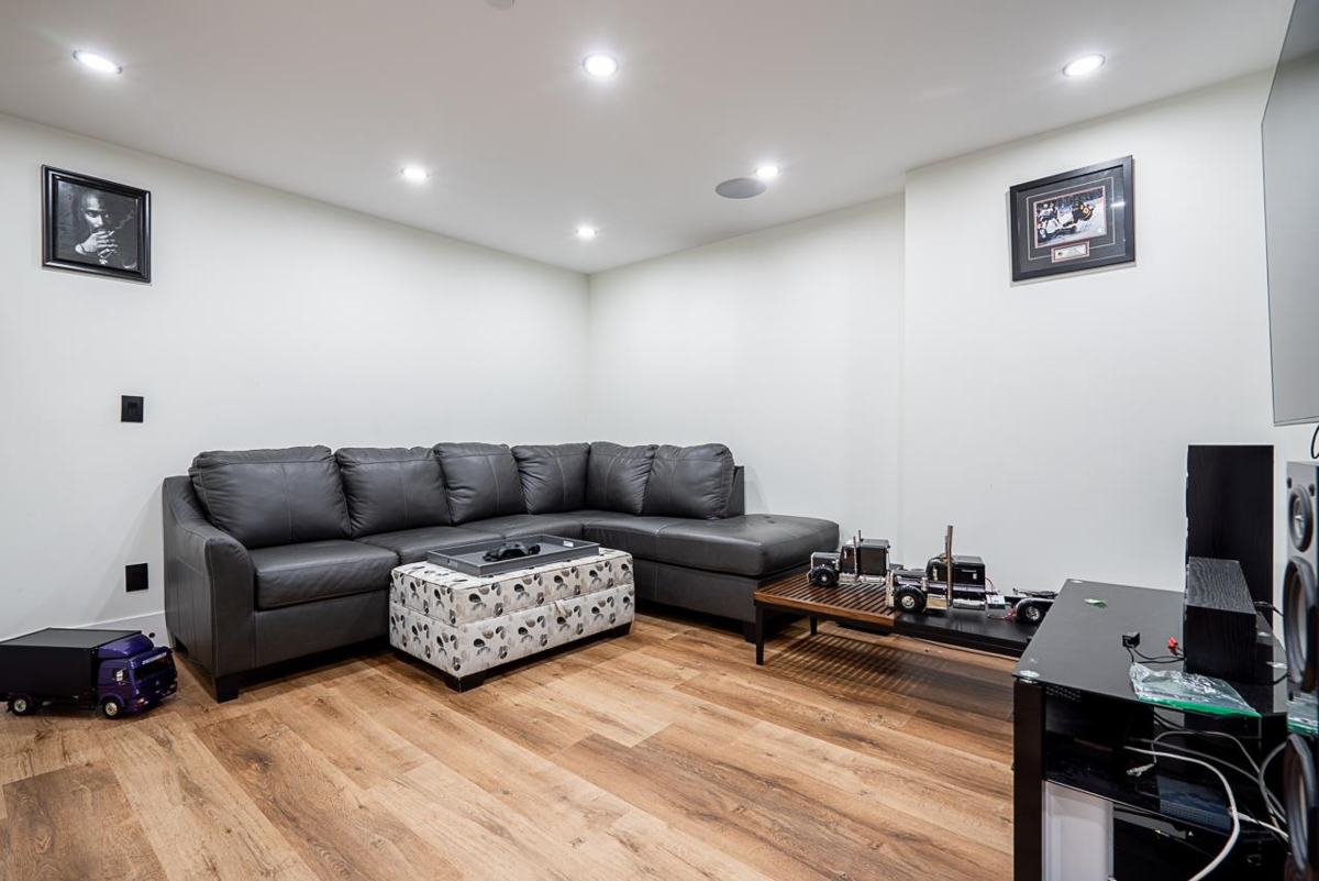 Laundry Room Photo of 1 4581 Sumas Mountain Road, Abbotsford, BC