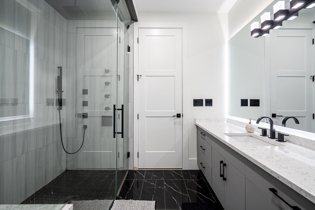 Powder Room Photo of 1 4581 Sumas Mountain Road, Abbotsford, BC