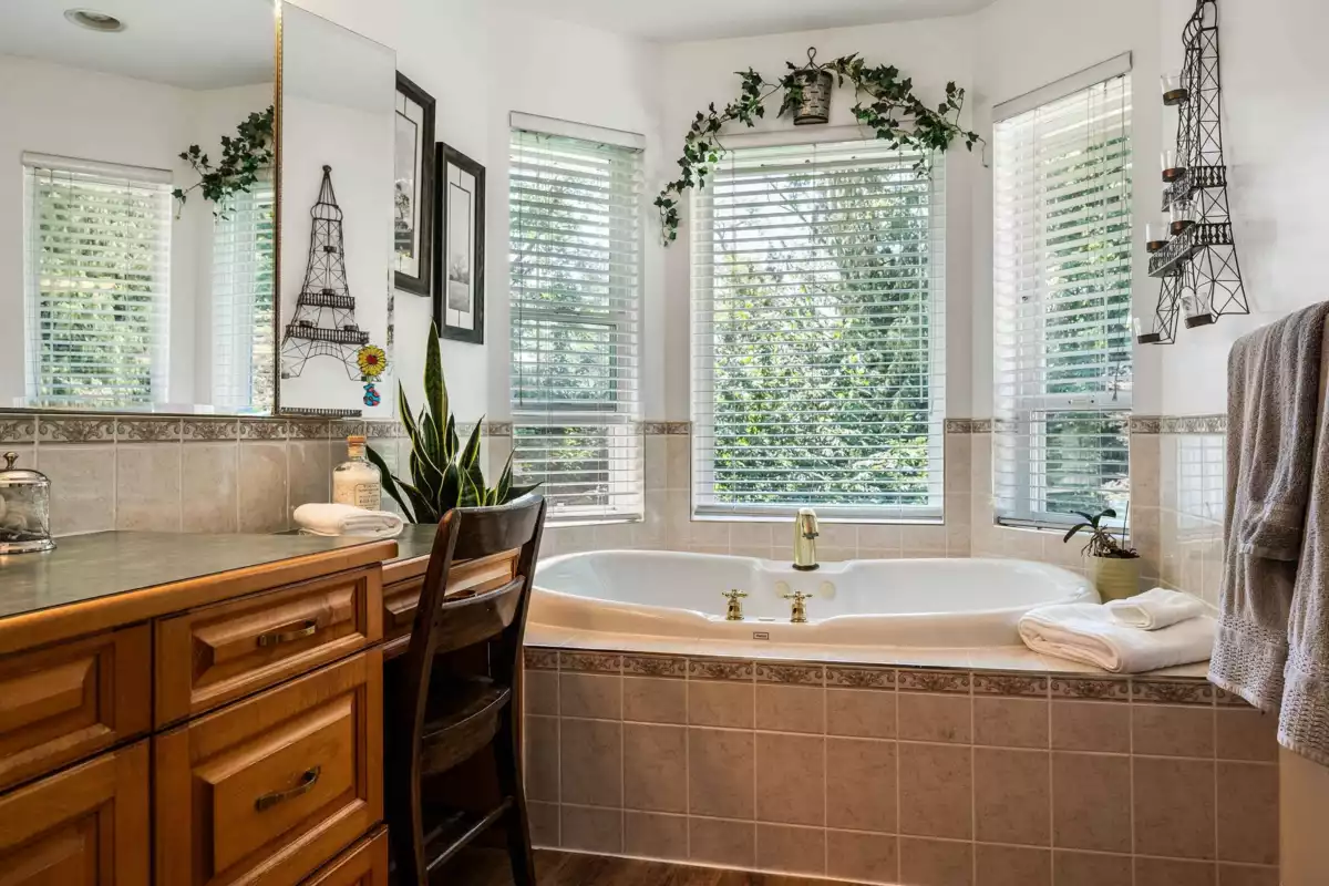 Entry Foyer Photo of 6277 256 Street, Langley, BC