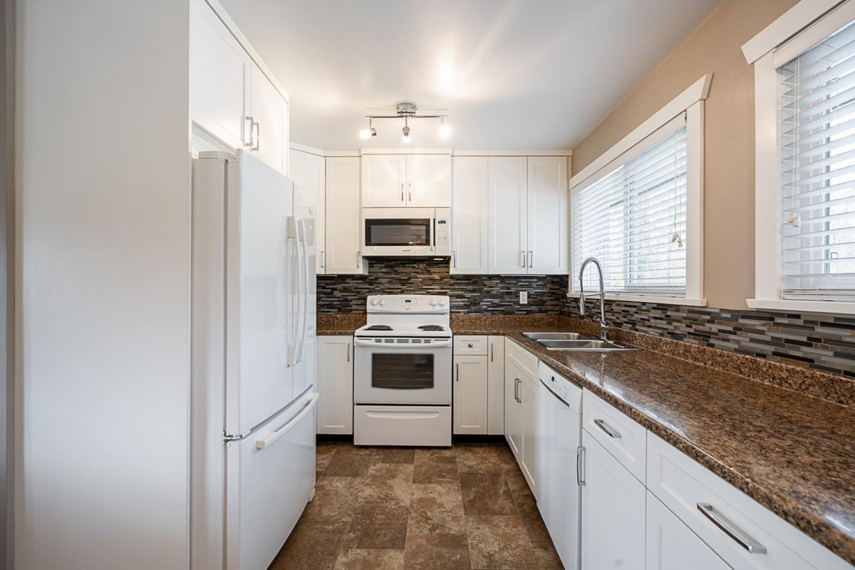 Garage Interior Photo of 2259 Prairie Avenue, Port Coquitlam, BC