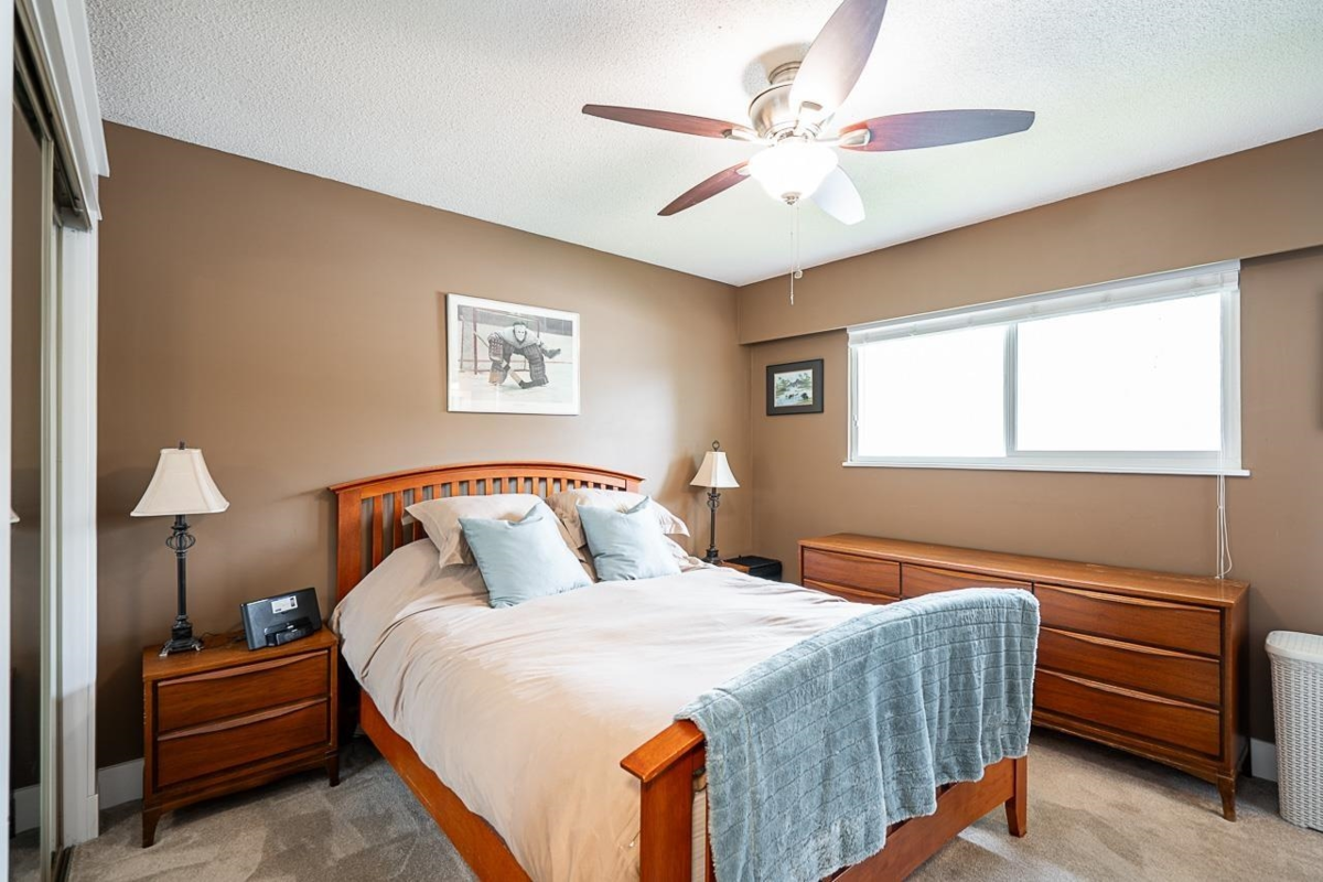 Kitchen Island Photo of 2259 Prairie Avenue, Port Coquitlam, BC