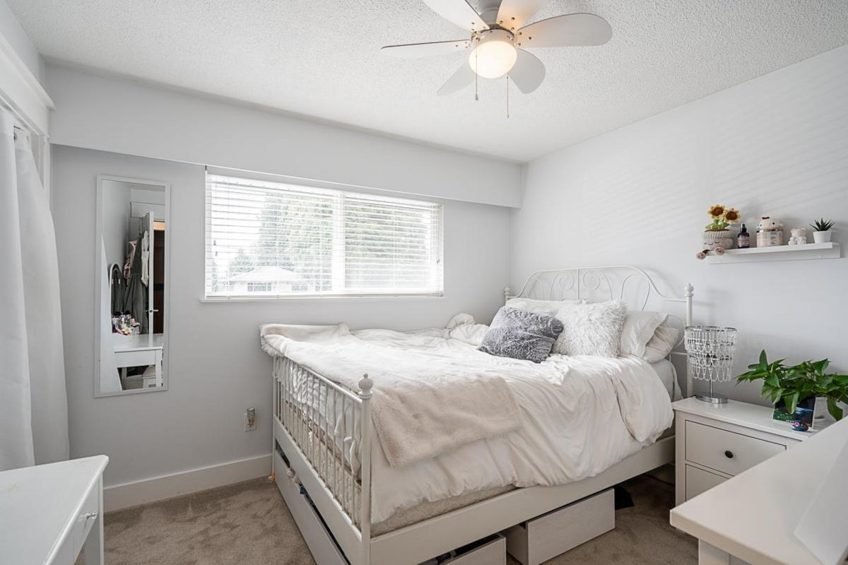 Kitchen Photo of 2259 Prairie Avenue, Port Coquitlam, BC