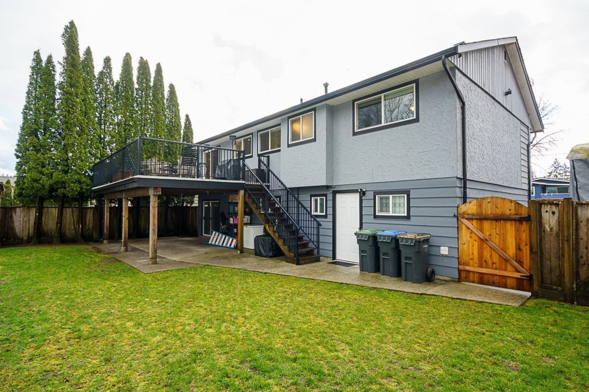 Living Room Photo of 2259 Prairie Avenue, Port Coquitlam, BC