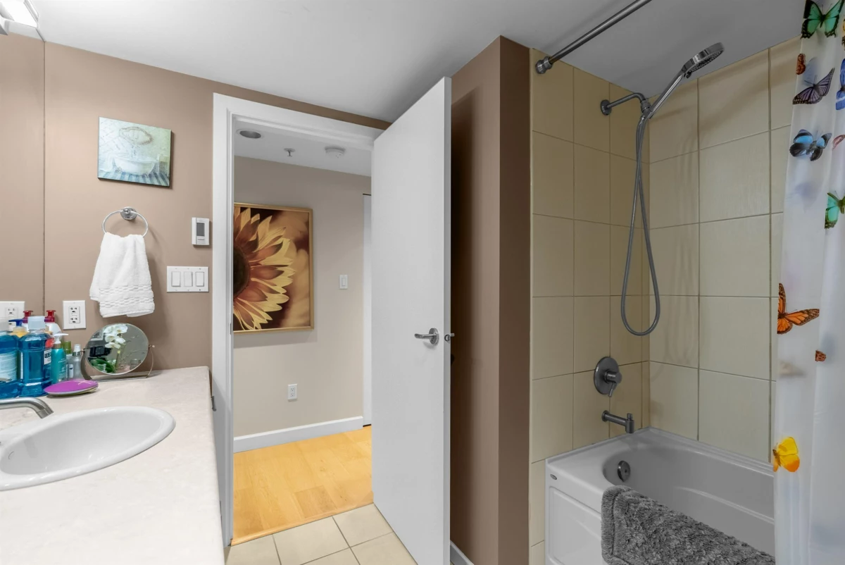 Bedroom 2 Photo of 104 3750 Edgemont Boulevard, North Vancouver, BC