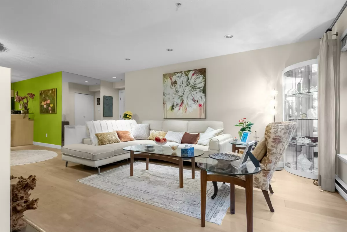 Exterior Front Photo of 104 3750 Edgemont Boulevard, North Vancouver, BC