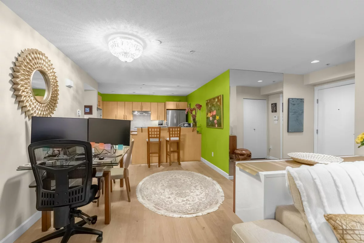 Family Room Photo of 104 3750 Edgemont Boulevard, North Vancouver, BC