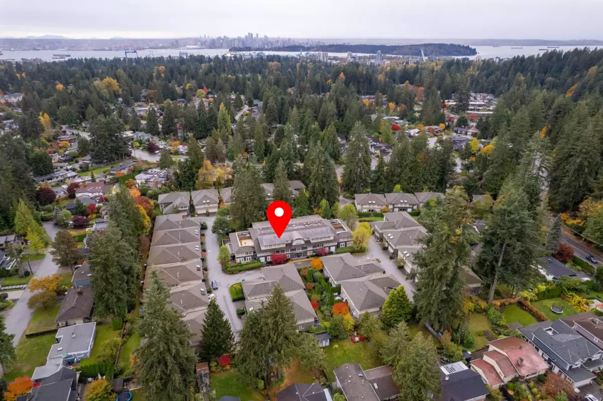 Outdoor Deck Photo of 104 3750 Edgemont Boulevard, North Vancouver, BC