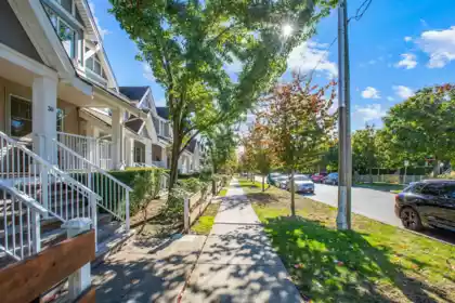 30 6555 192a Street, Surrey, BC, Surrey — Townhouse for sale