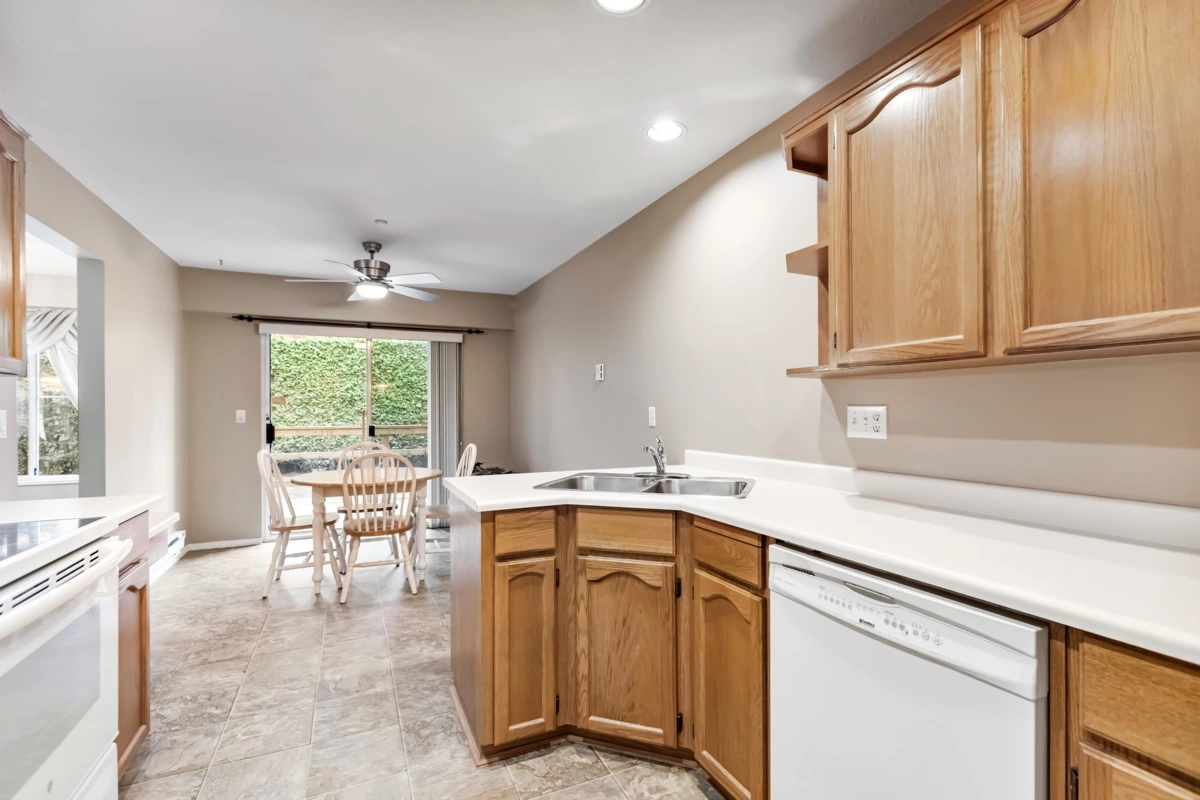 Basement Recreation Room Photo of 5 19060 Ford Road, Pitt Meadows, BC