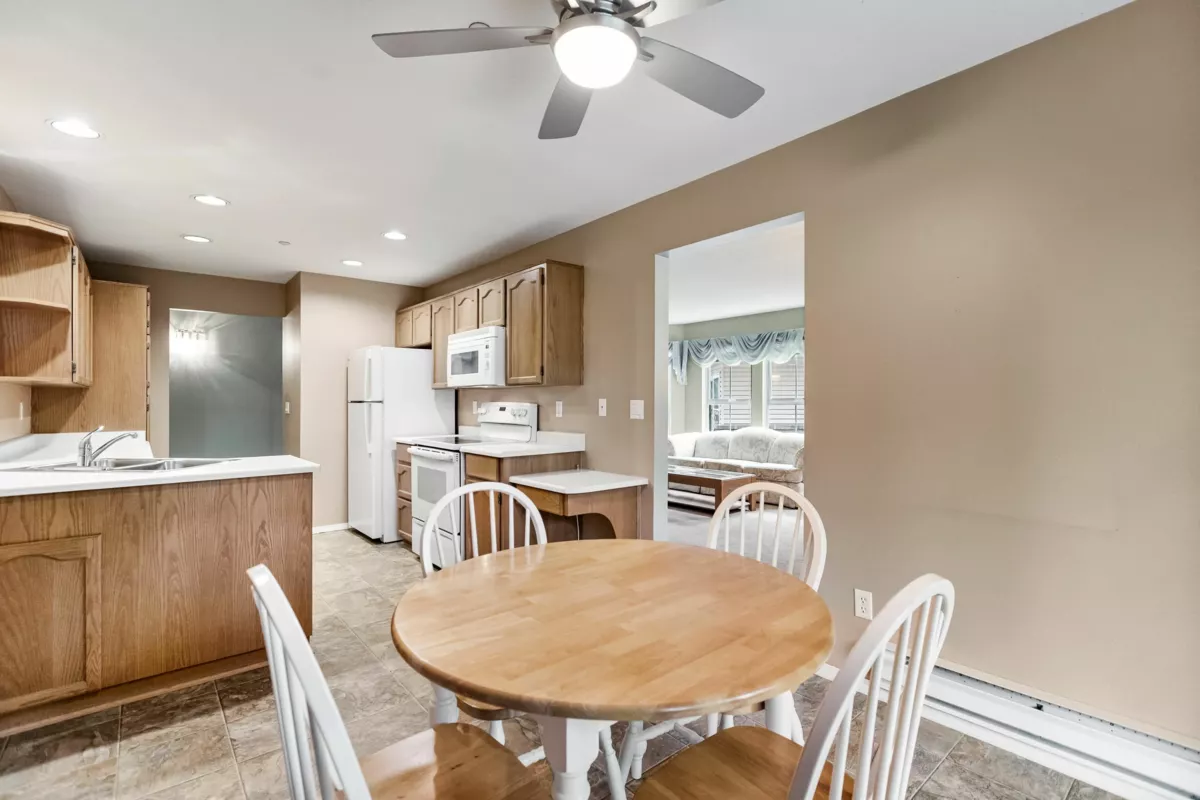 Guest Bathroom Photo of 5 19060 Ford Road, Pitt Meadows, BC