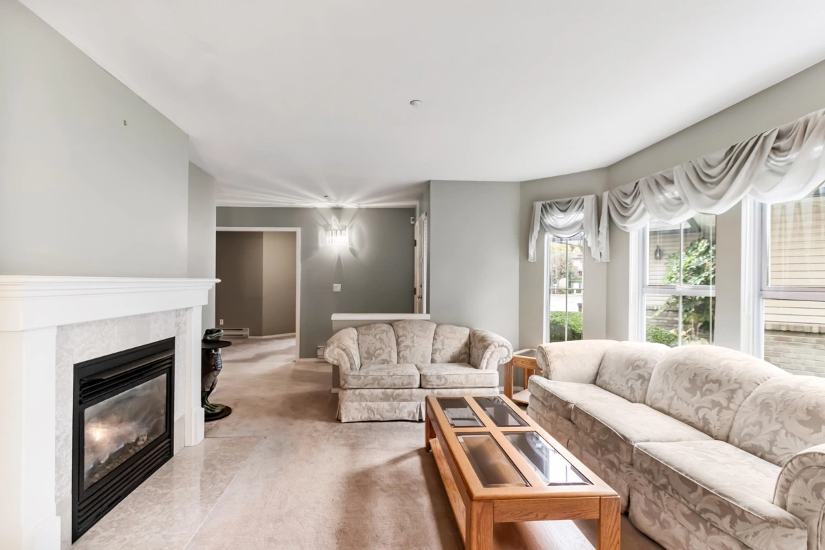 Kitchen Island Photo of 5 19060 Ford Road, Pitt Meadows, BC