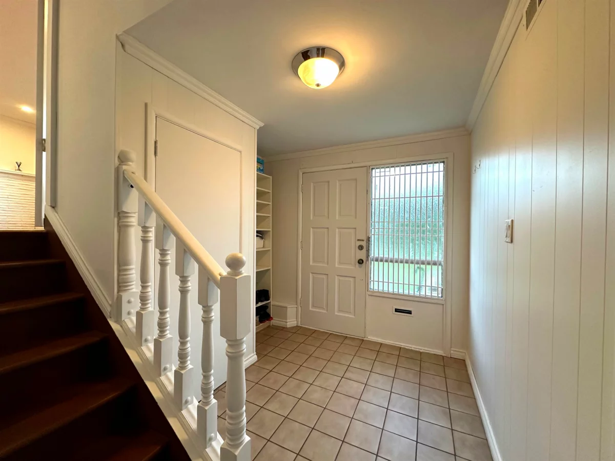 Kitchen Island Photo of 9511 Pinewell Crescent, Richmond, BC