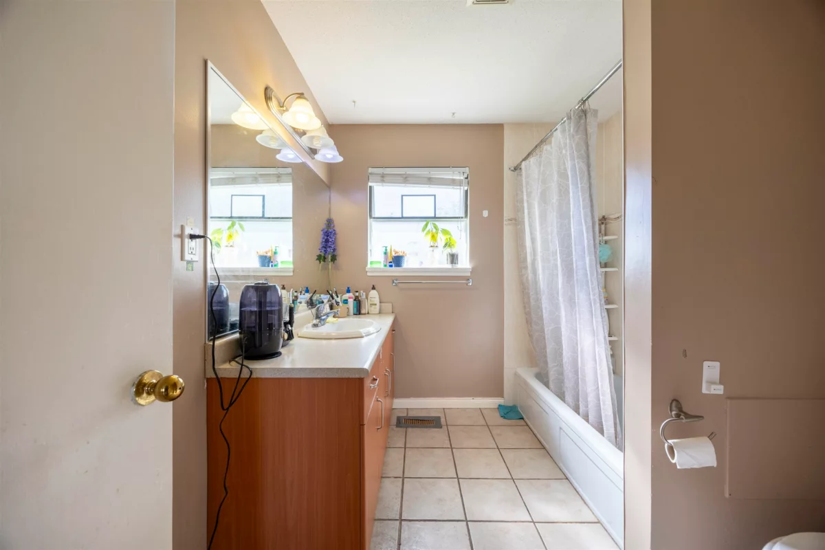 Laundry Room Photo of 9511 Pinewell Crescent, Richmond, BC