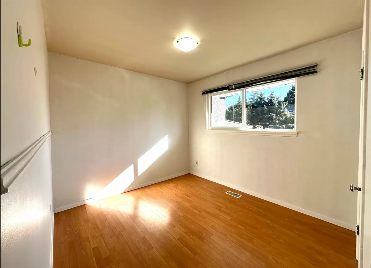 Powder Room Photo of 9511 Pinewell Crescent, Richmond, BC