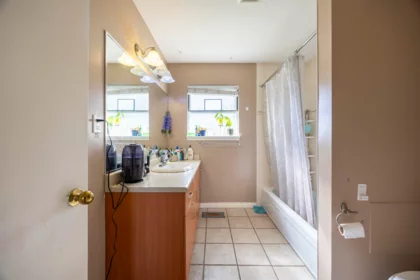 Entry Foyer Photo of 9511 Pinewell Crescent, Richmond, BC