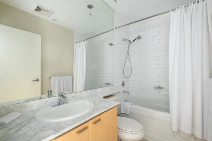 Laundry Room Photo of PH2 1288 W Georgia Street, Vancouver, BC