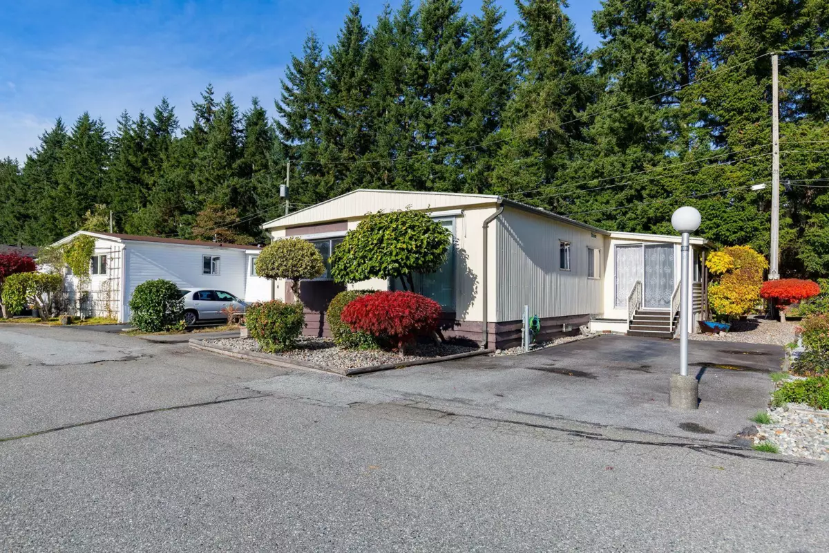 Living Room Photo of 120 3031 200 Street, Langley, BC