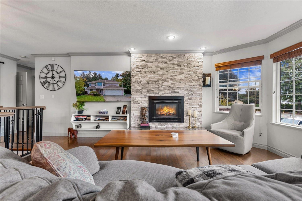 Kitchen Island Photo of 6787 Chilliwack River Road, Chilliwack, BC