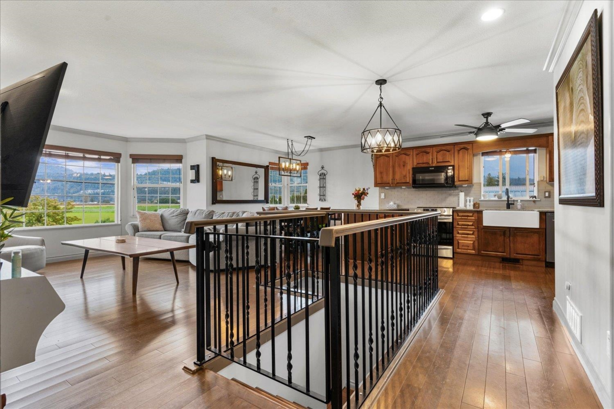 Kitchen Photo of 6787 Chilliwack River Road, Chilliwack, BC