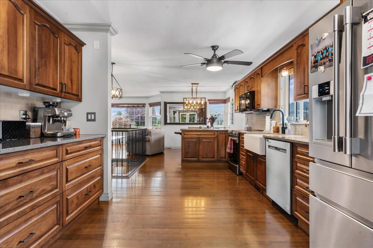 Primary Bedroom Photo of 6787 Chilliwack River Road, Chilliwack, BC