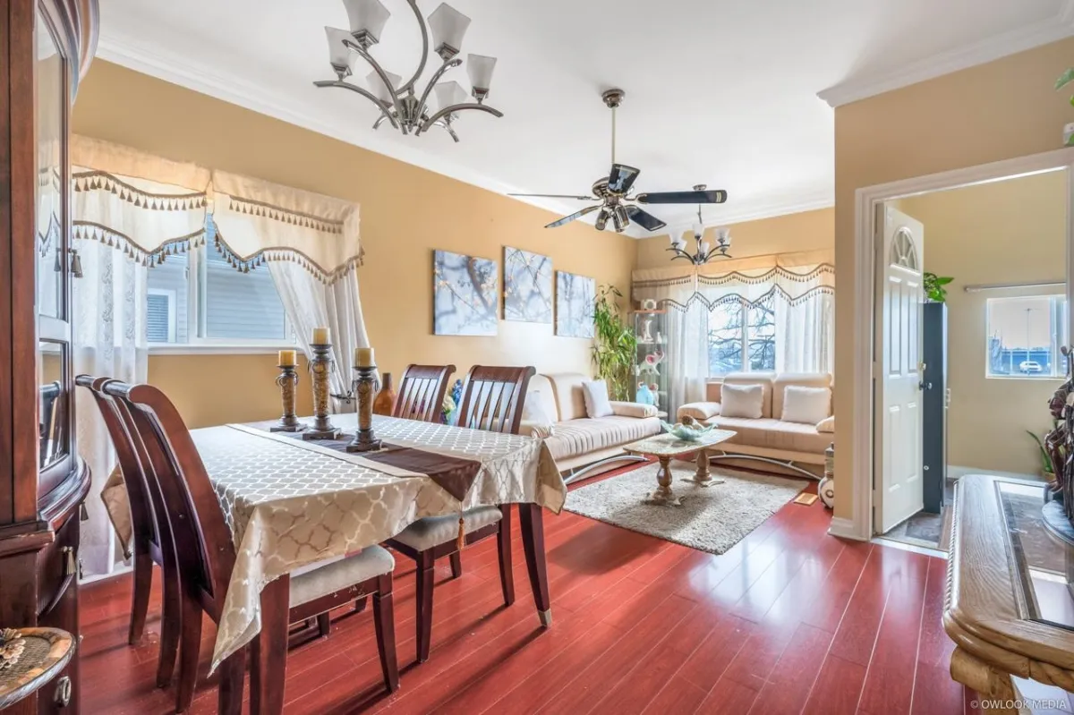 Family Room Photo of 475 SE Marine Drive, Vancouver, BC